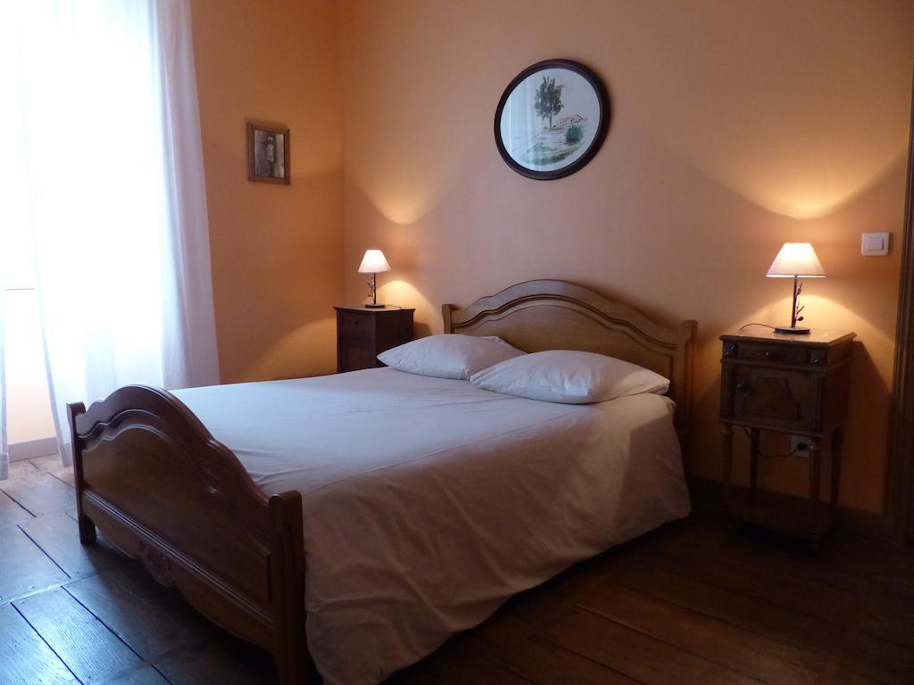 Le Domaine De Panissac Bed and Breakfast Berneuil  Værelse billede