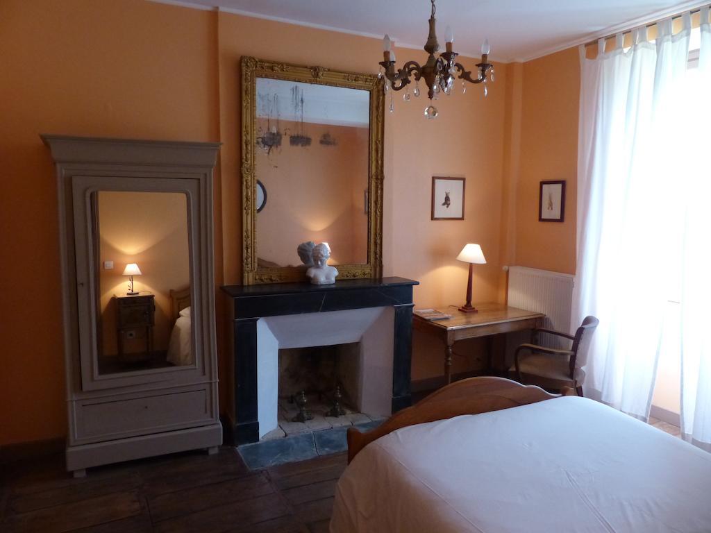 Le Domaine De Panissac Bed and Breakfast Berneuil  Værelse billede