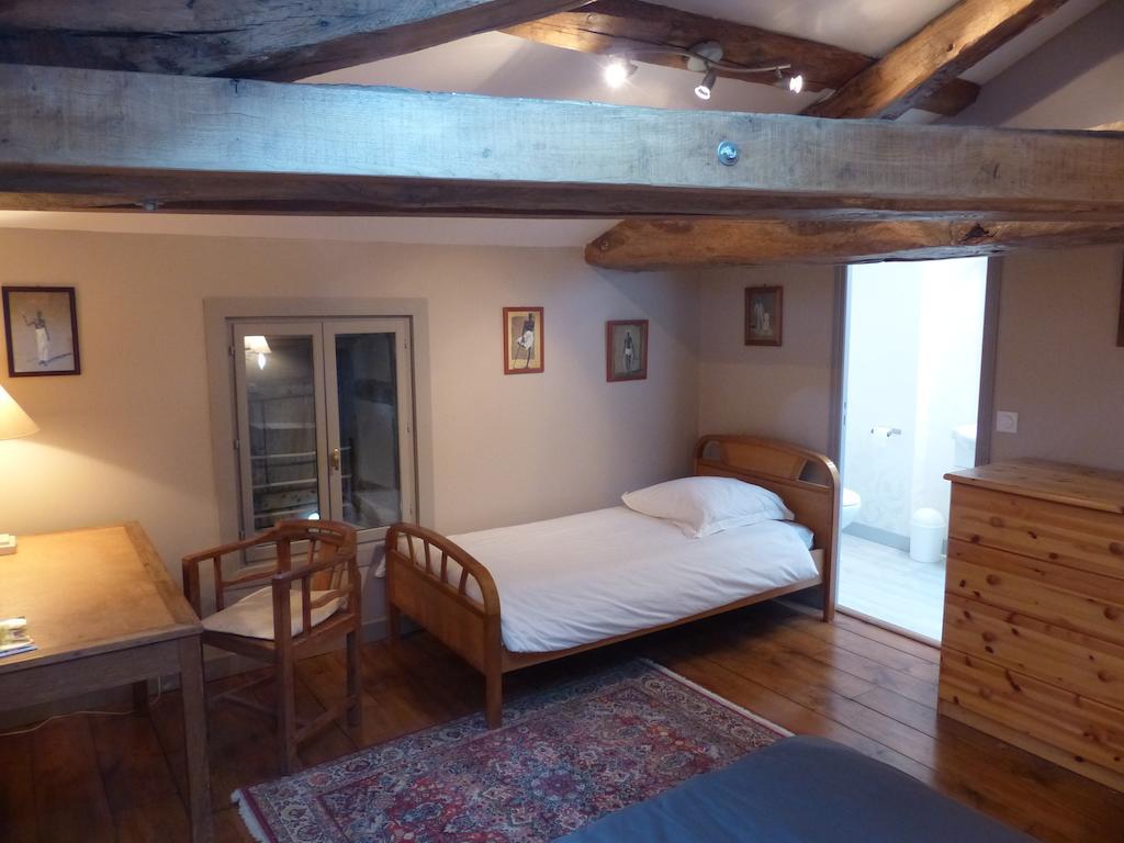 Le Domaine De Panissac Bed and Breakfast Berneuil  Værelse billede