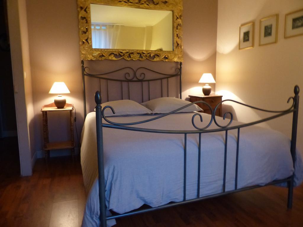 Le Domaine De Panissac Bed and Breakfast Berneuil  Værelse billede