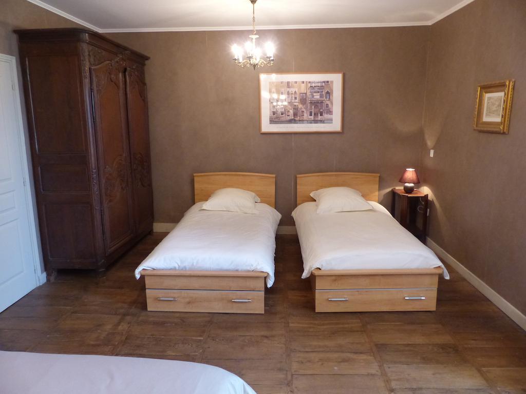 Le Domaine De Panissac Bed and Breakfast Berneuil  Værelse billede