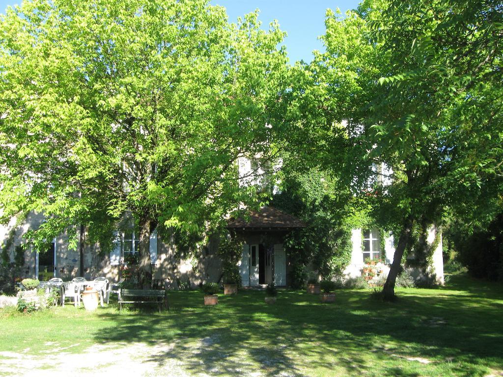 Le Domaine De Panissac Bed and Breakfast Berneuil  Eksteriør billede